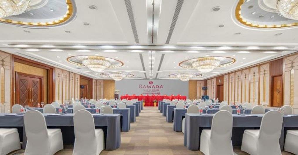 Ramada Plaza Pudong Airport - 3 Mins To Pvg Depature Floor & Check Entrance With Shuttle 4* Shanghai
