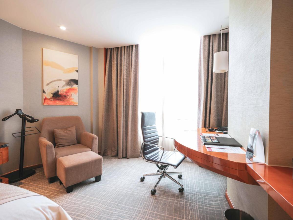 Hotel Ramada Plaza Pudong Airport - 3 Mins To Pvg Depature Floor & Check Entrance With Shuttle