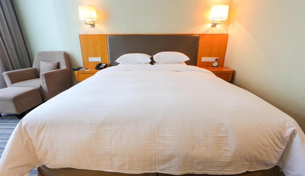Hotel Ramada Plaza Pudong Airport - 3 Mins To Pvg Depature Floor & Check Entrance With Shuttle Shanghai