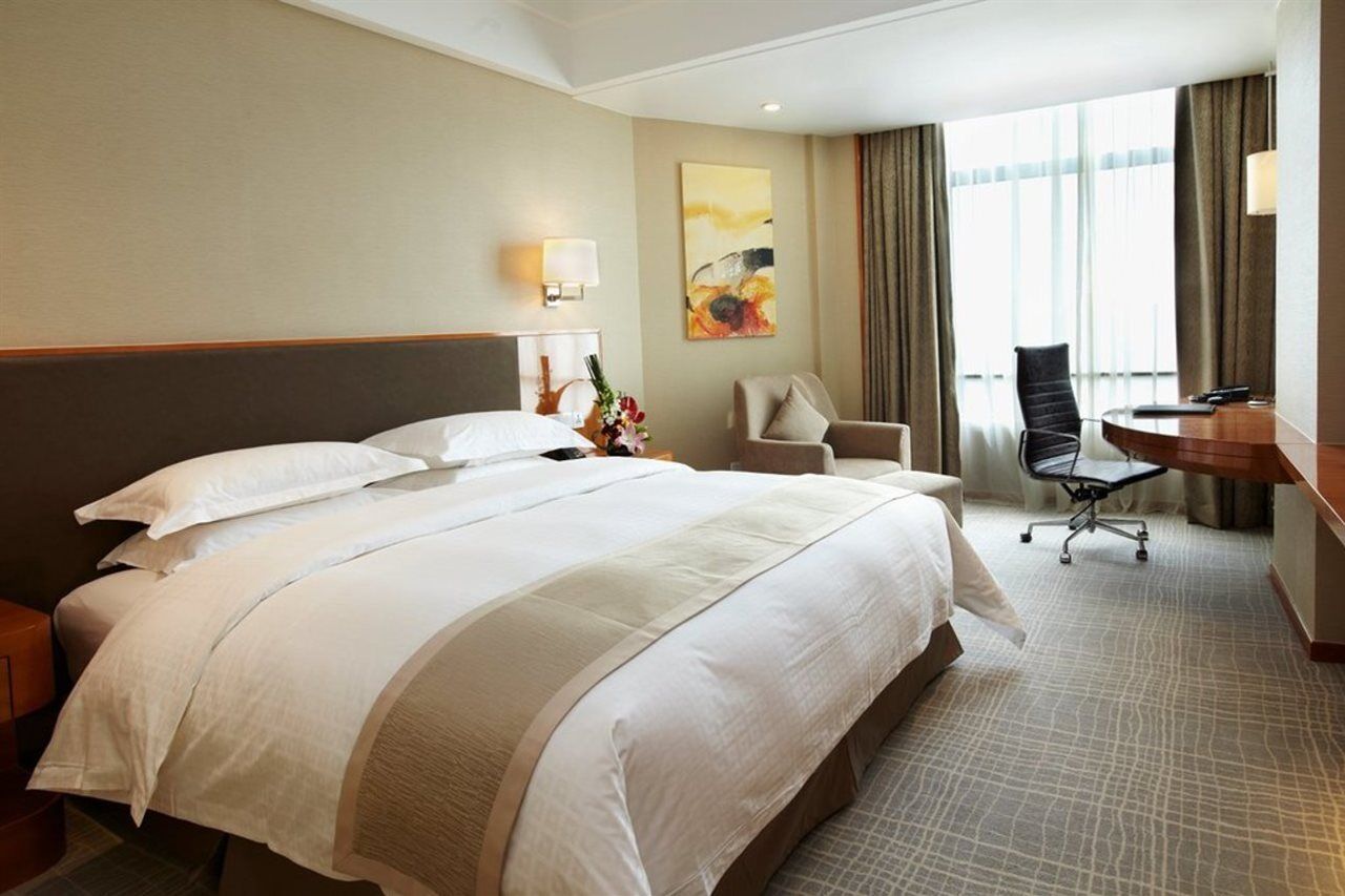 Ramada Plaza Pudong Airport - 3 Mins To Pvg Depature Floor & Check Entrance With Shuttle