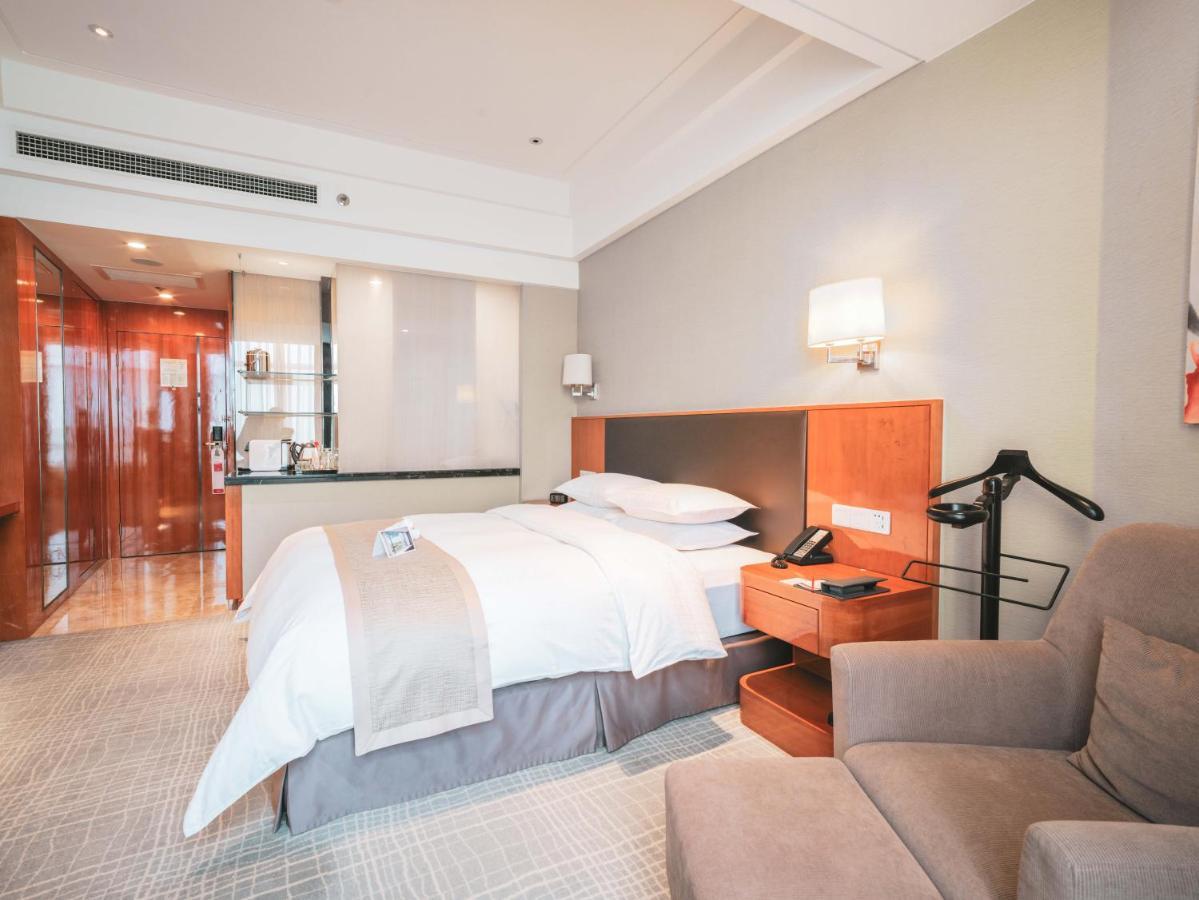 Ramada Plaza Pudong Airport Hotel